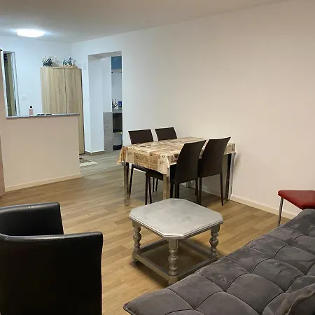 Appartement Plein Soleil 2 *